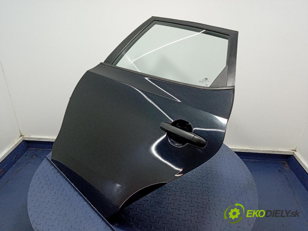 Hyundai I30 2010 dvere zad Vľavo:
