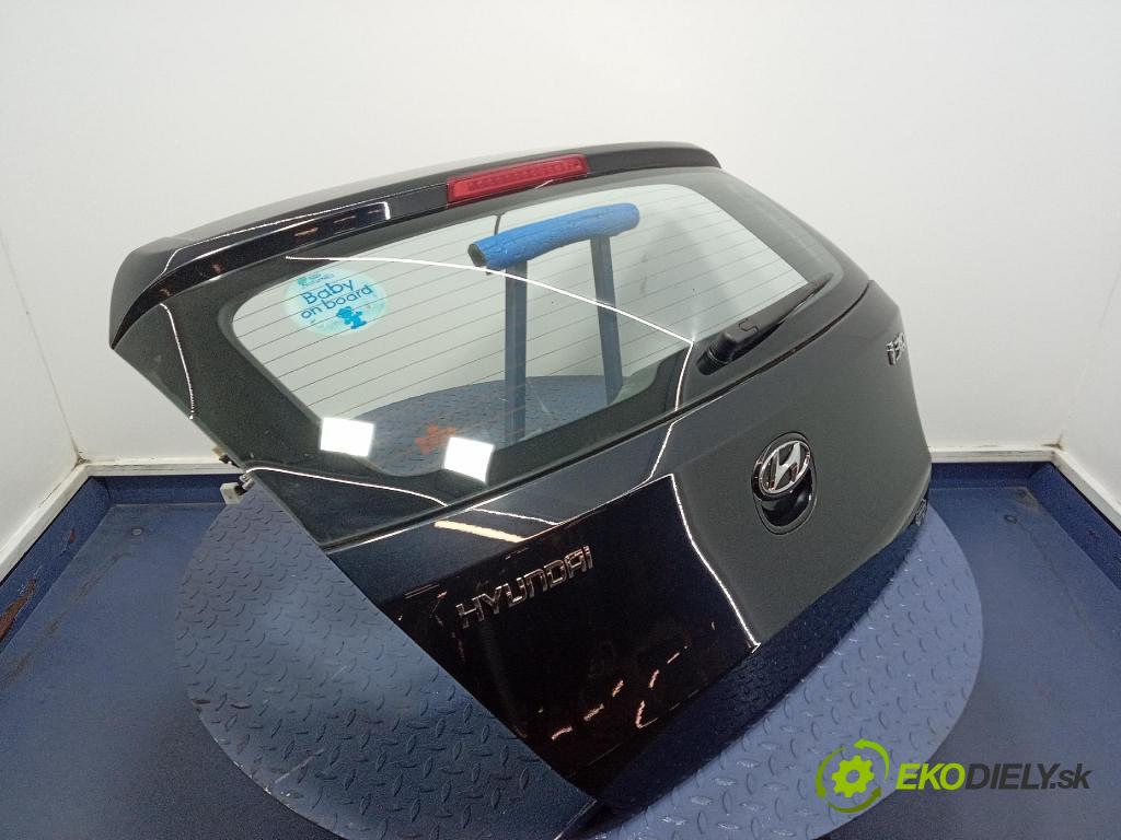 Hyundai I30 2010 zadna dveře kufra: kufra: