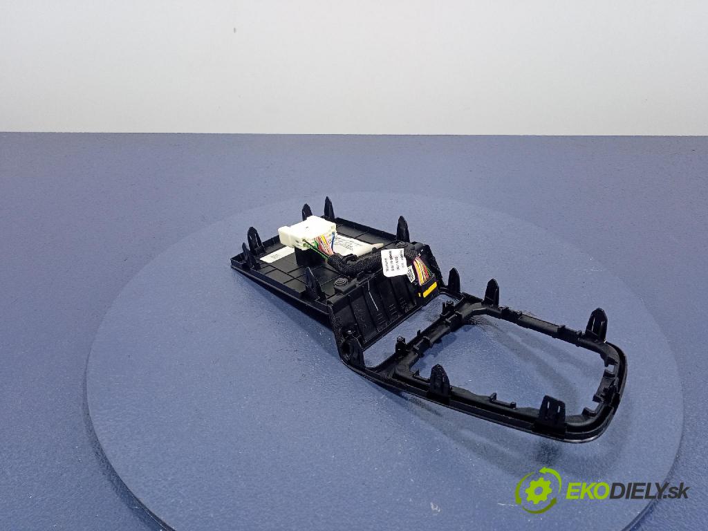 Hyundai Bayon 2023 kryt Plast: Interiéry: 84604Q0400