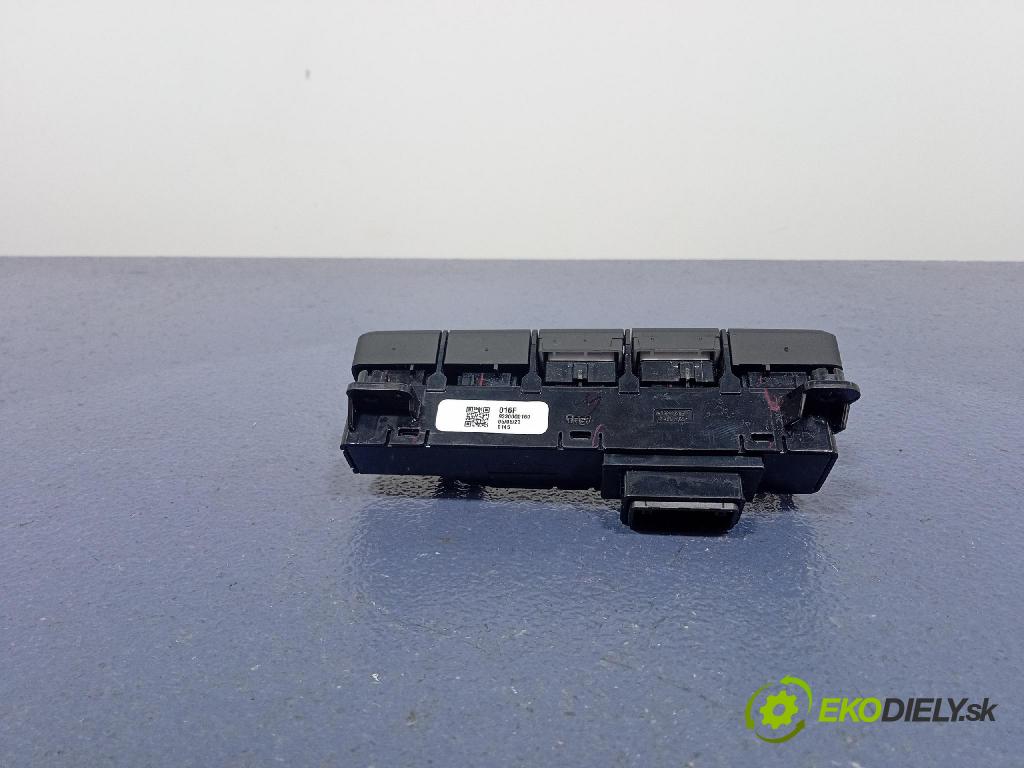 Hyundai Bayon 2023 prepínač 93300Q0160