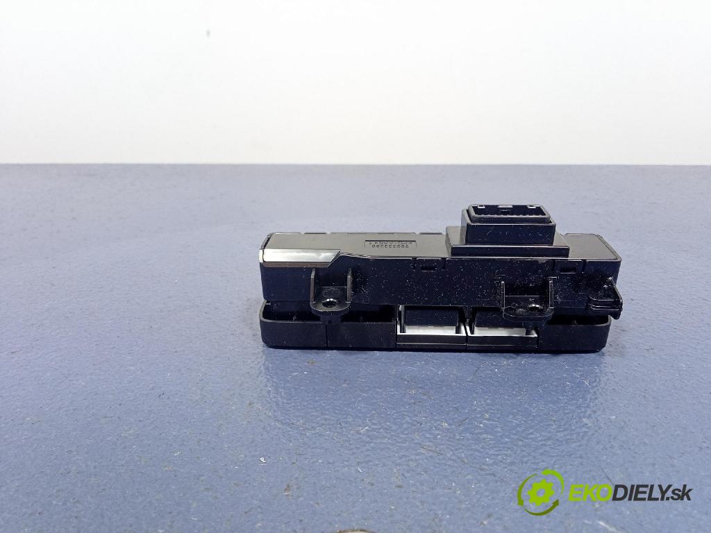 Hyundai Bayon 2023 prepínač 93300Q0160