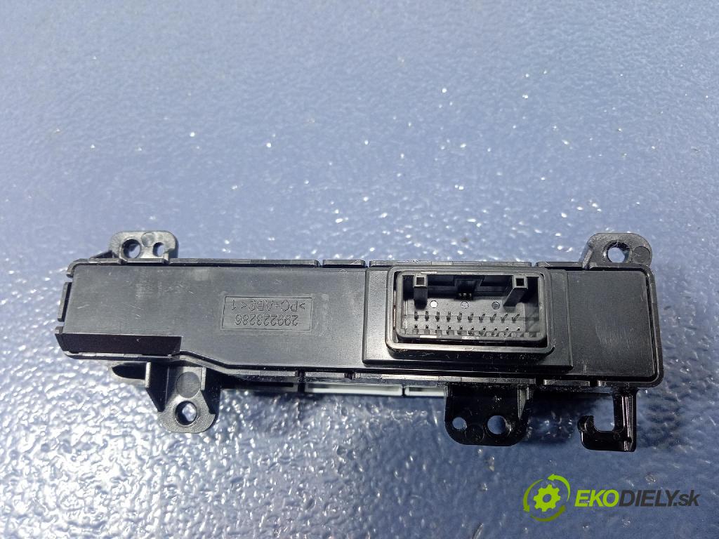 Hyundai Bayon 2023 prepínač 93300Q0160