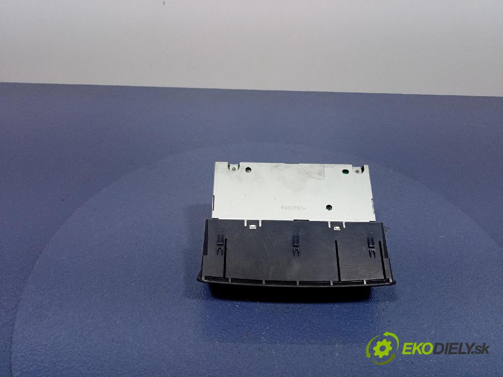 Toyota Yaris 2004 Zobrazit: Rádio: / GPS 861100D030