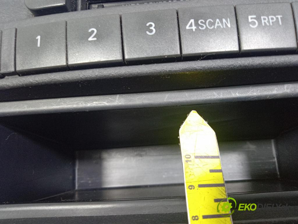 Toyota Yaris 2004 Radio I Navigácia: 86120-0D070