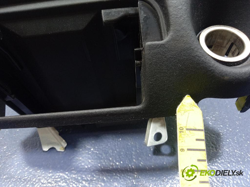 Toyota Yaris 2004 Radio I Navigácia: 86120-0D070