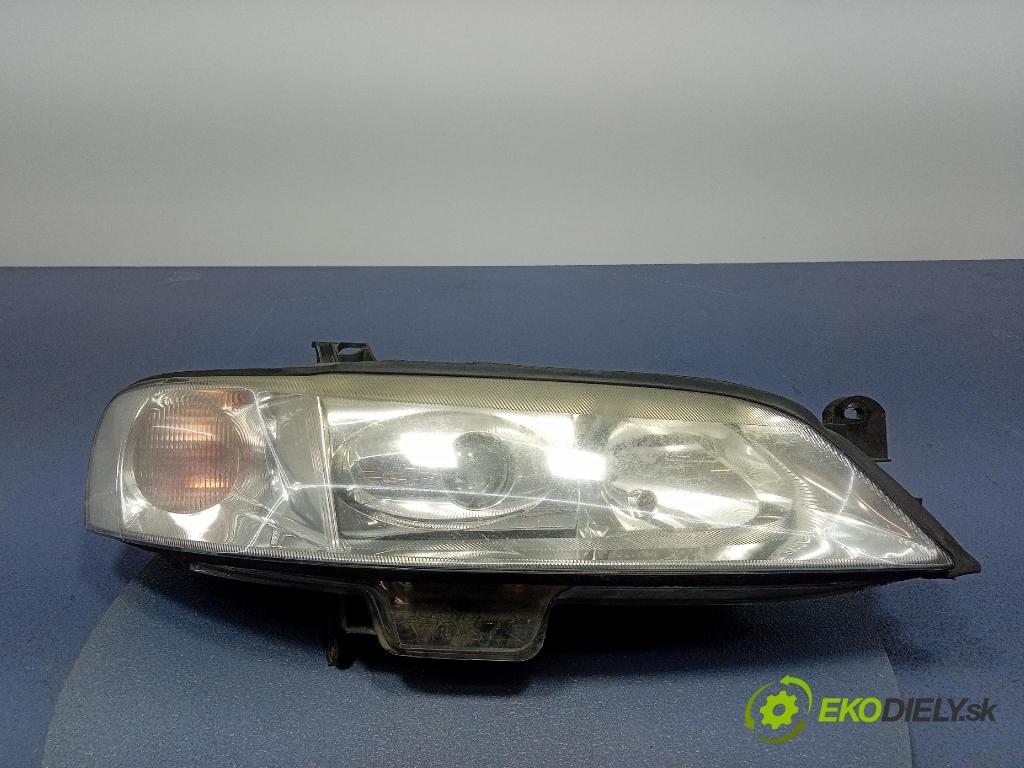 Opel Vectra 0 Reflektor: v pravo: 09152647