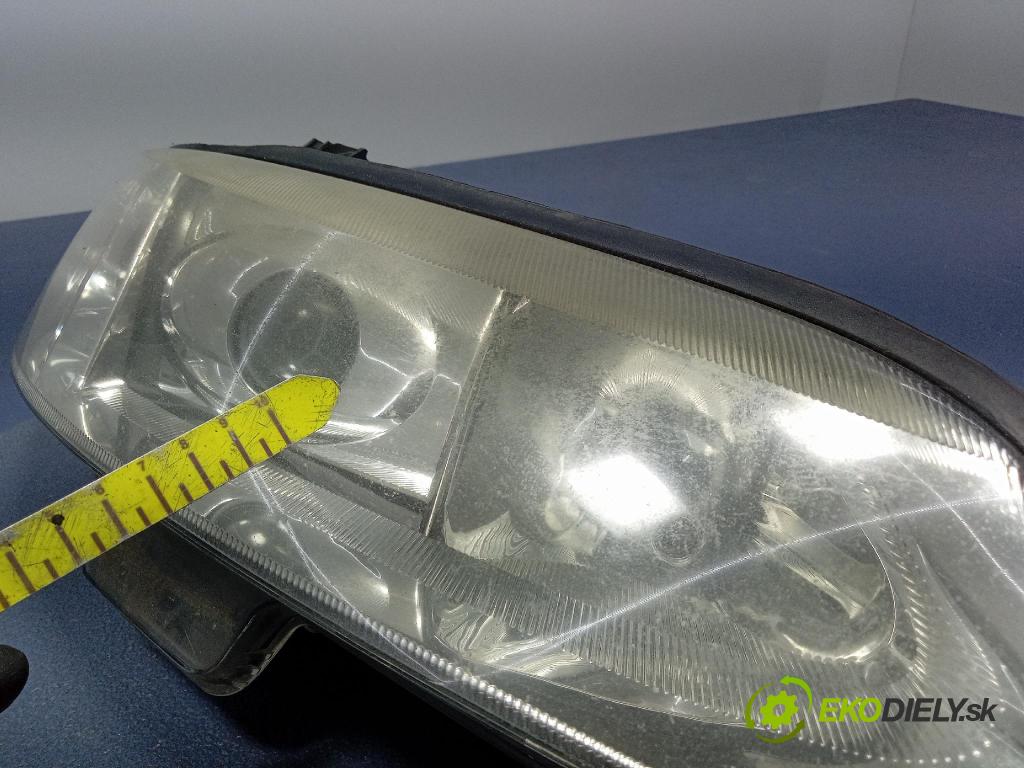 Opel Vectra 0 Reflektor: v pravo: 09152647