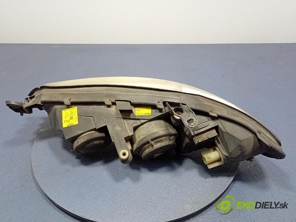Opel Vectra 0 Reflektor: v pravo: 09152647