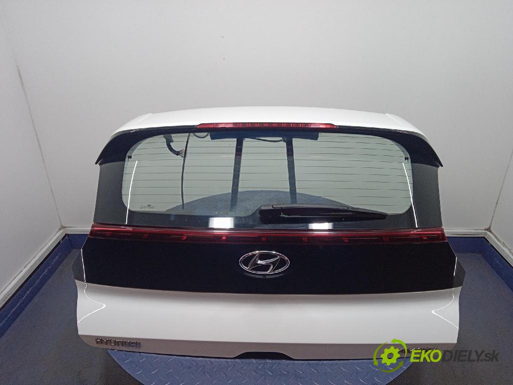 Hyundai Bayon 2023 zadna dveře kufra: kufra:
