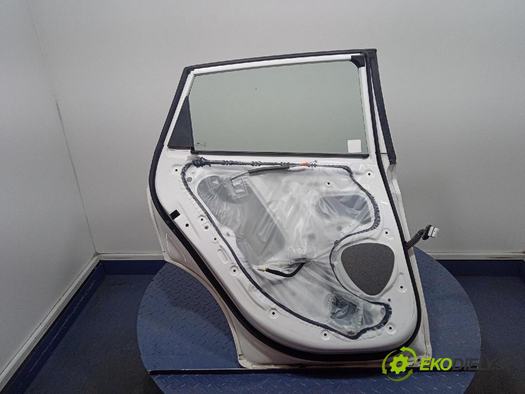 Hyundai Bayon 2023 dvere zad Vľavo: