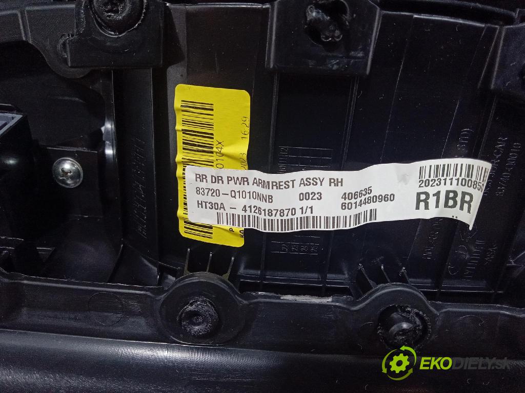 Hyundai Bayon 2023 Čalounictví: dvere zad Prava: 83320Q0010