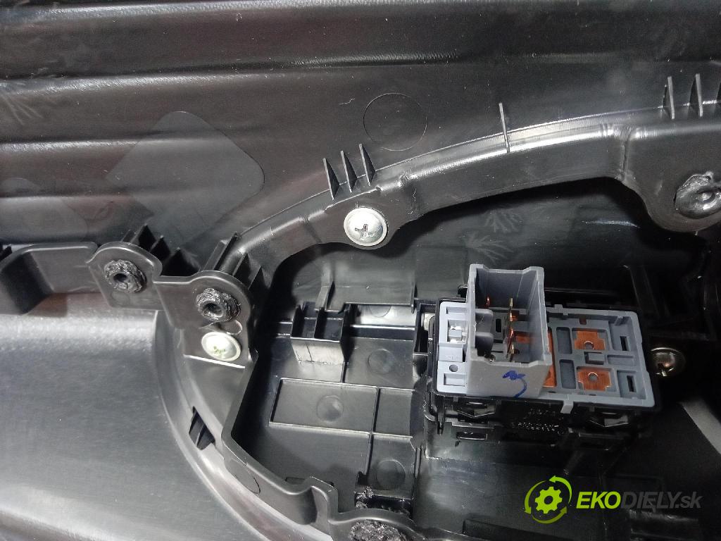 Hyundai Bayon 2023 Čalounictví: dvere zad Prava: 83320Q0010