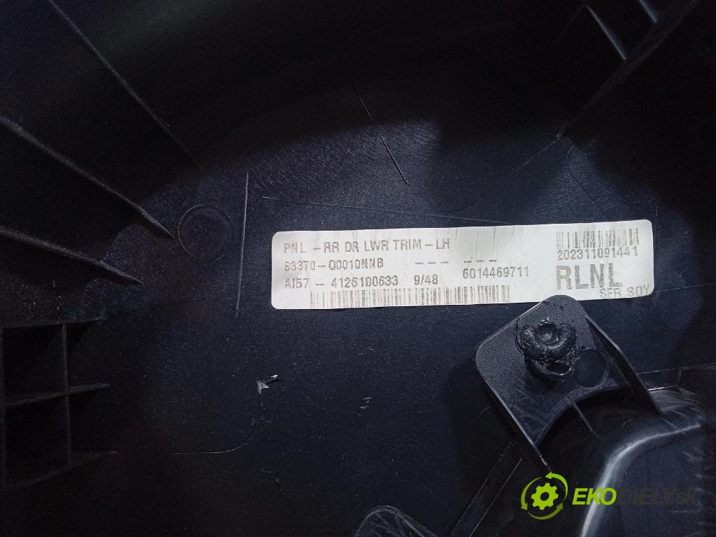Hyundai Bayon 2023 Čalounictví: dvere zad ľavá 83310Q0010