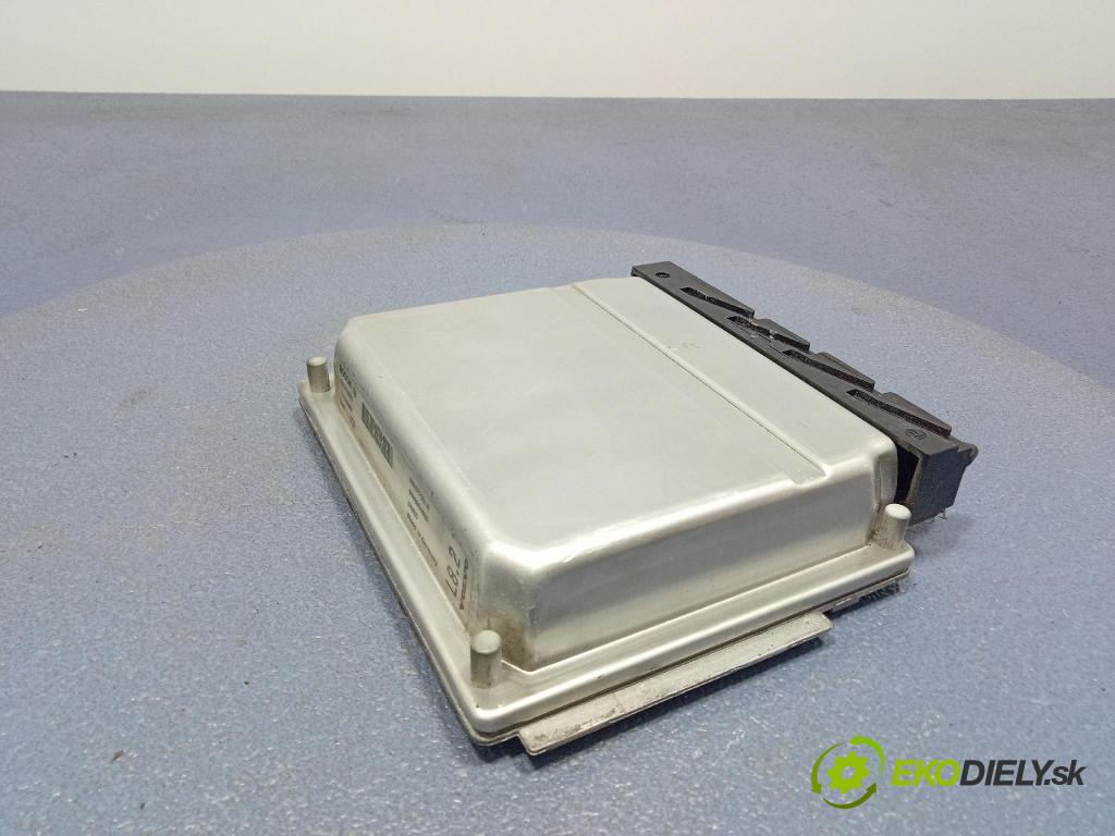 Volvo S70/V70 2004 riadiaca jednotka Motor: 30637733