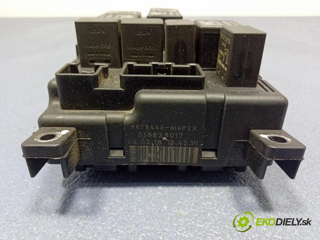 Volvo S70/V70 2004 skrinka Poistky: 8678449