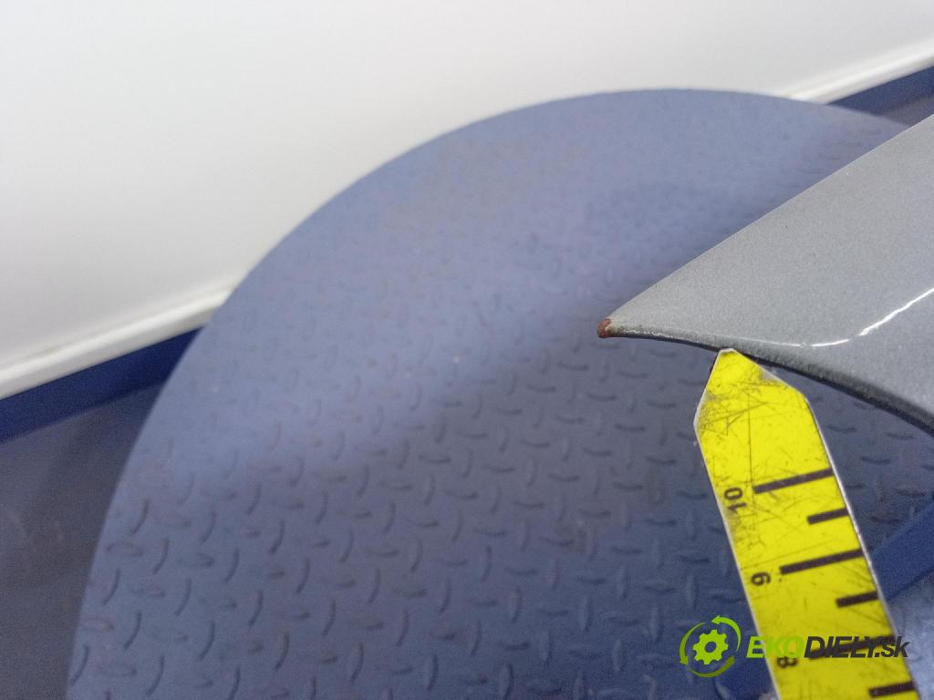 Volkswagen Golf 2005 blatník Predné Vľavo: