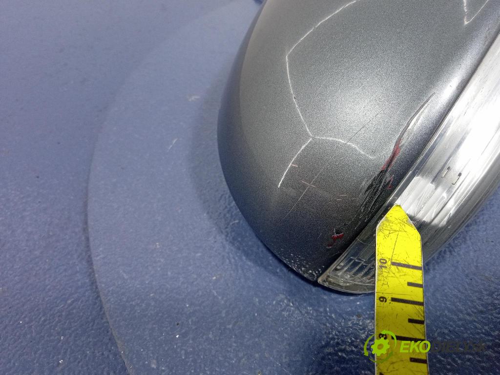 Volkswagen Golf 2005 zrkadlo pravé