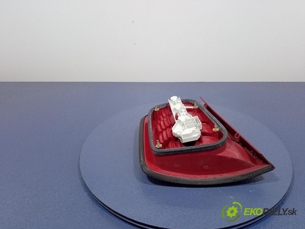 Skoda Fabia sedan 2006 svetlo / reflektor zad Prava: Vonkajsia: 6Y9945095E