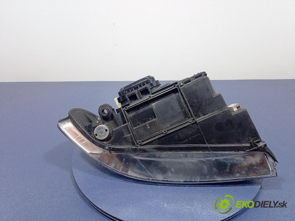 Audi A4 2001 Reflektor: Vľavo: 084411137L