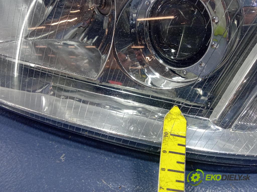 Audi A4 2001 Reflektor: Vľavo: 084411137L