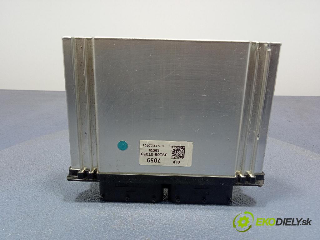 Hyundai Bayon 2023 riadiaca jednotka Motor: 39106-07059