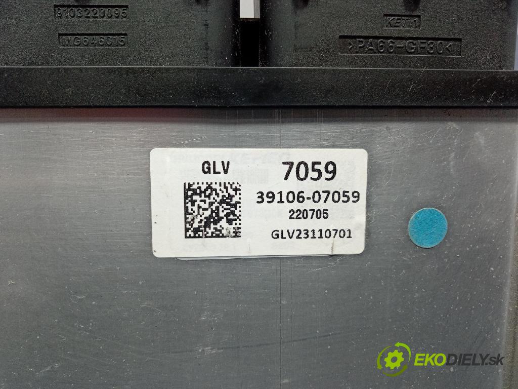 Hyundai Bayon 2023 riadiaca jednotka Motor: 39106-07059