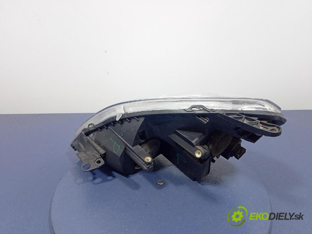Opel Zafira 2005 Reflektor: v pravo: 442-1149R