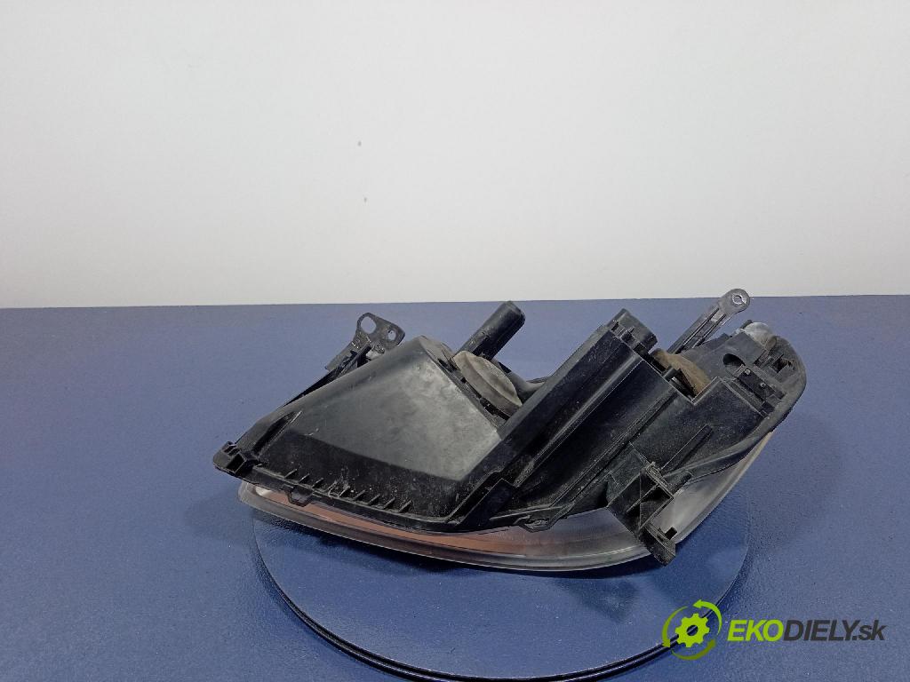 Opel Zafira 2005 Reflektor: v pravo: 442-1149R