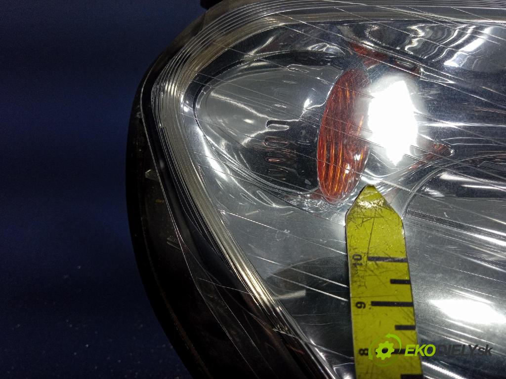Opel Zafira 2005 Reflektor: v pravo: 442-1149R