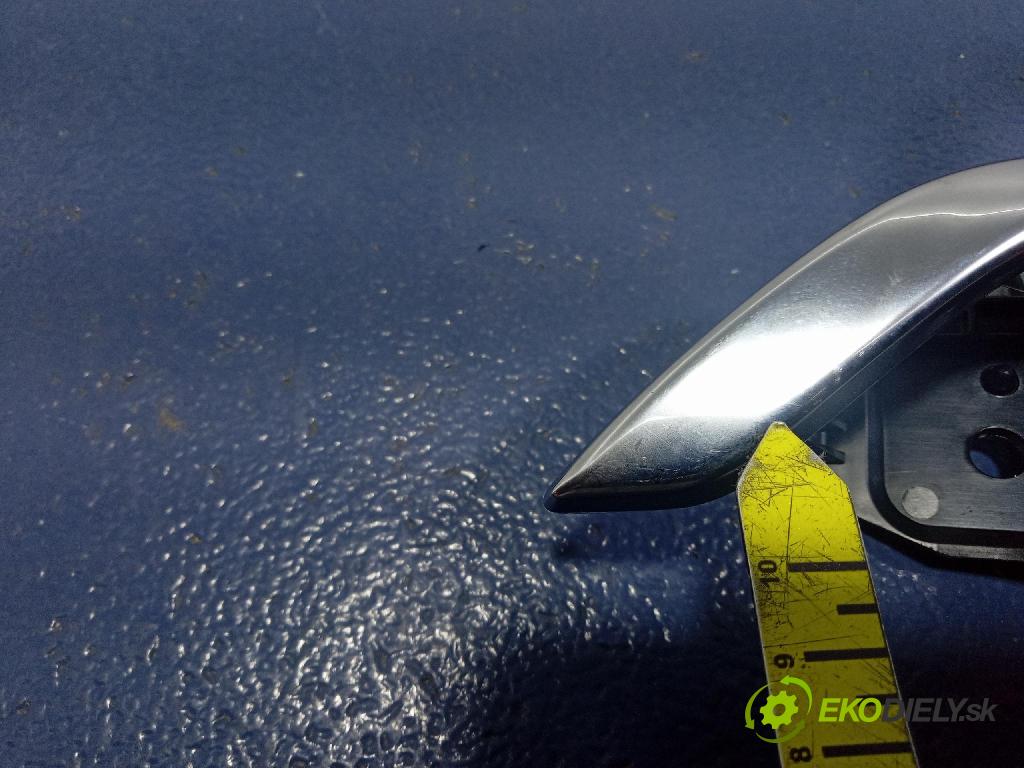 Mazda Cx-5 2021 zámok dvere Predné Vľavo: