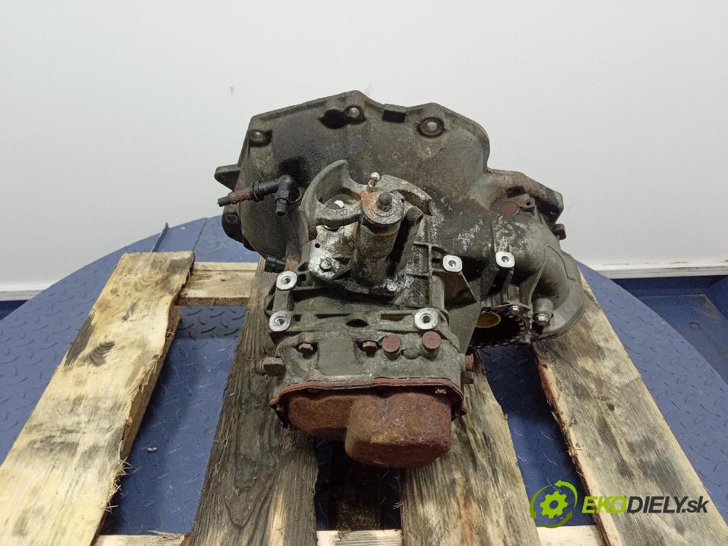 Opel Zafira 2005 prevodovka Manualna F17 C394