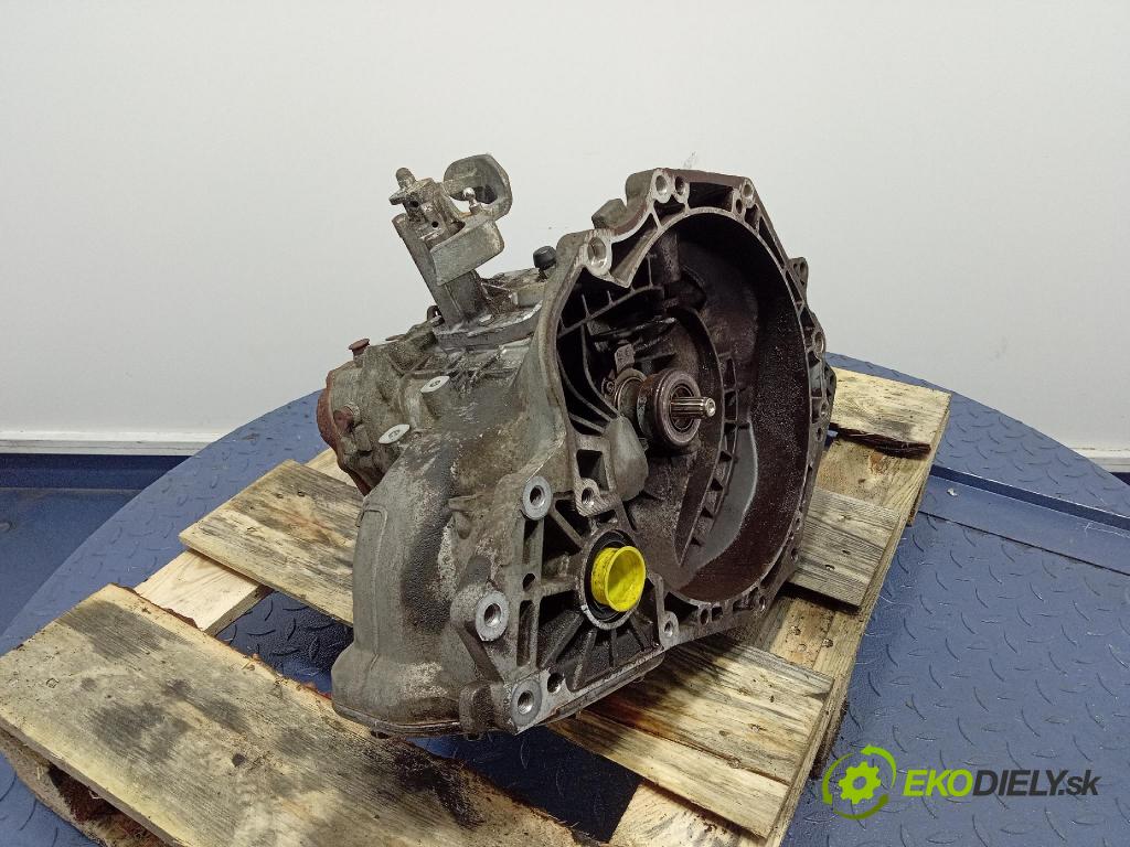Opel Zafira 2005 prevodovka Manualna F17 C394