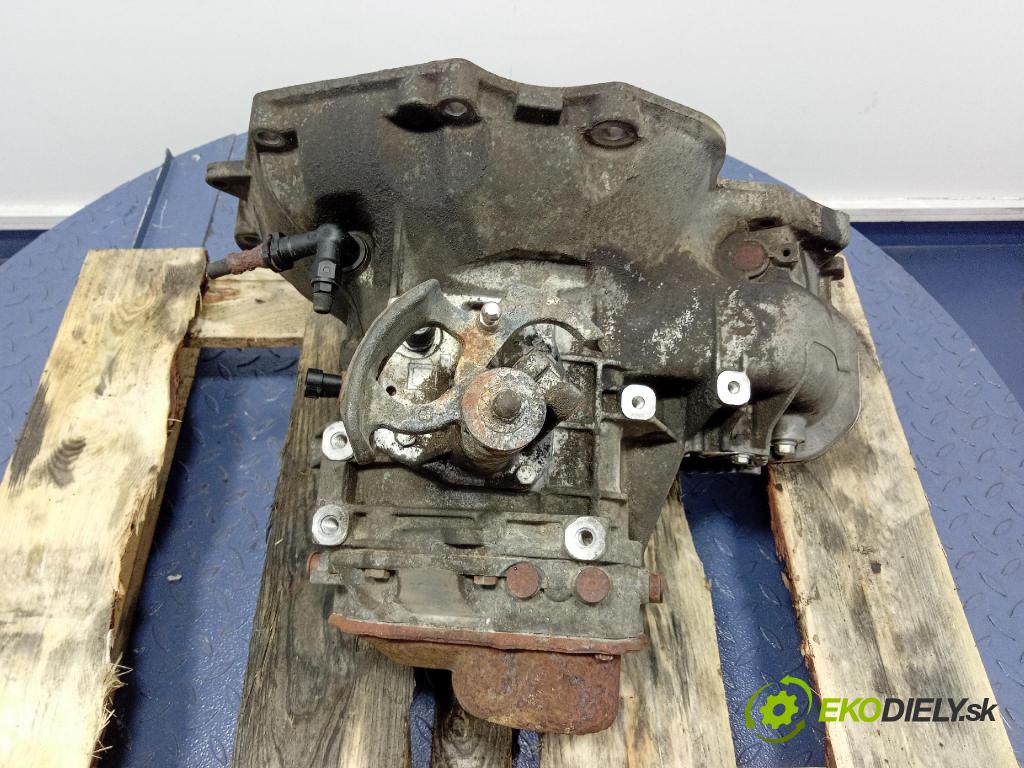 Opel Zafira 2005 prevodovka Manualna F17 C394