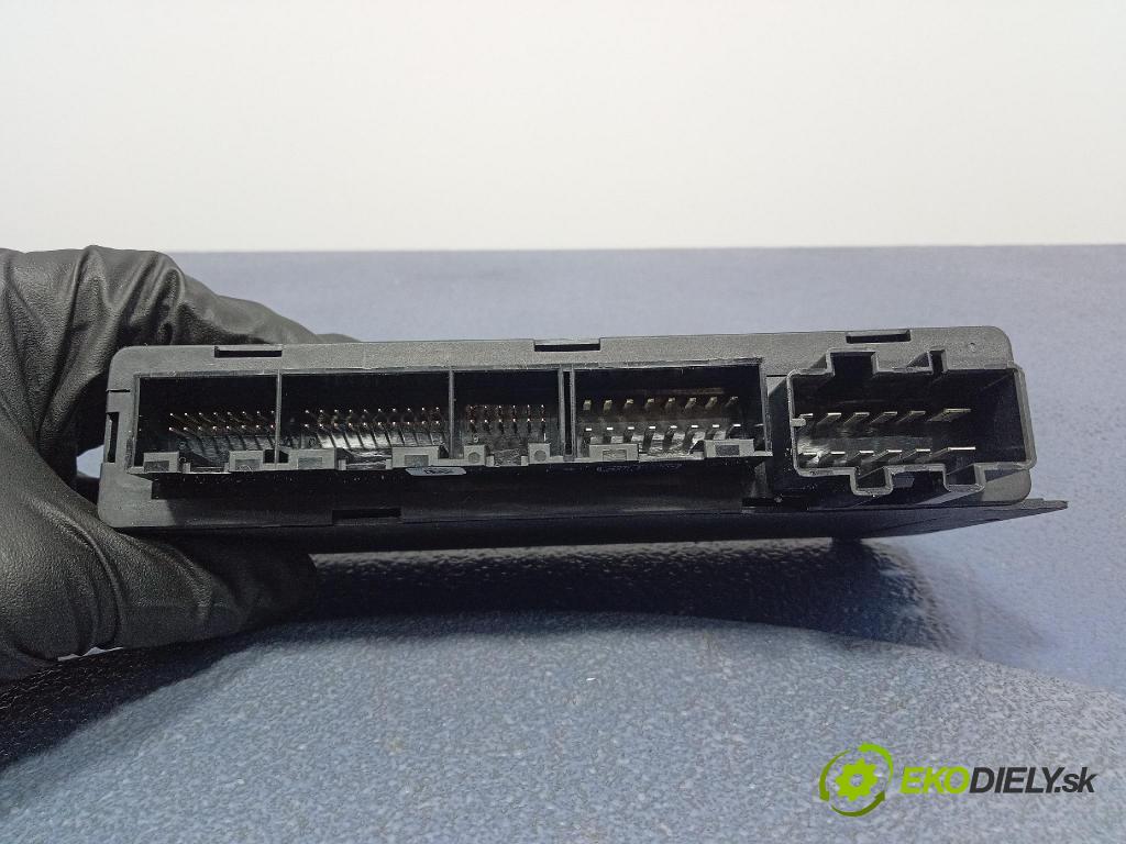 Audi A6 2004 riadiaca jednotka Komfortu 4B0962258L