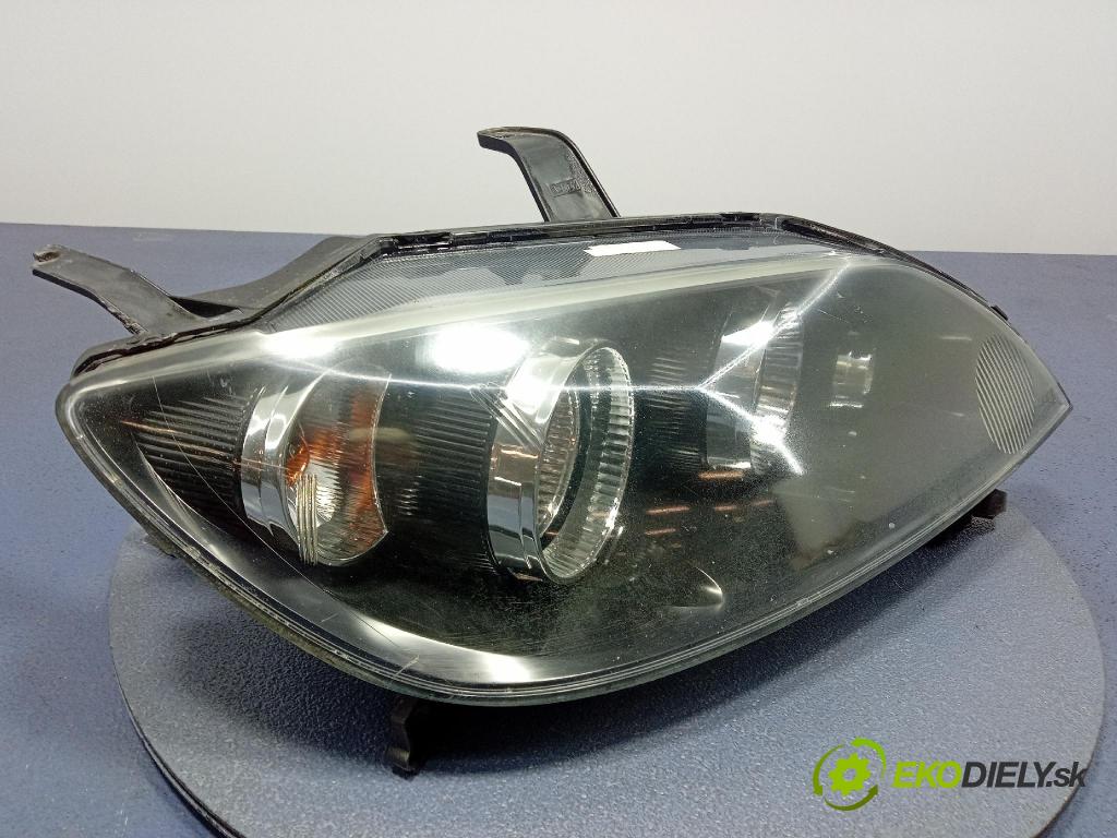 Mazda 2 2006 Reflektor: v pravo: P5444R