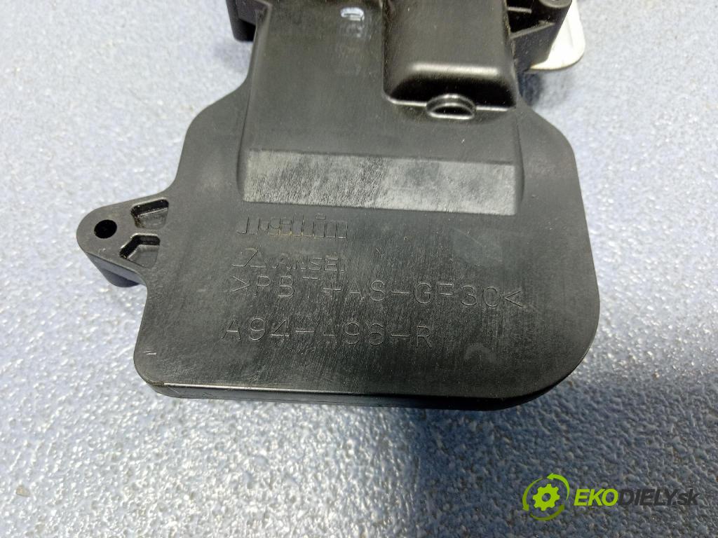 Mazda 2 2006 zámok dvere Predné v pravo: 3M71-A219A64-DH