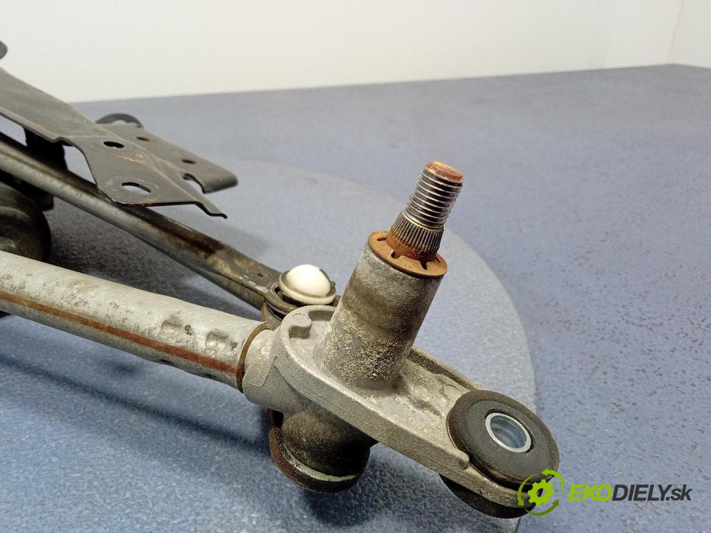 Mazda 2 2006 mechanizmus motor: Stierače: Predné J37B