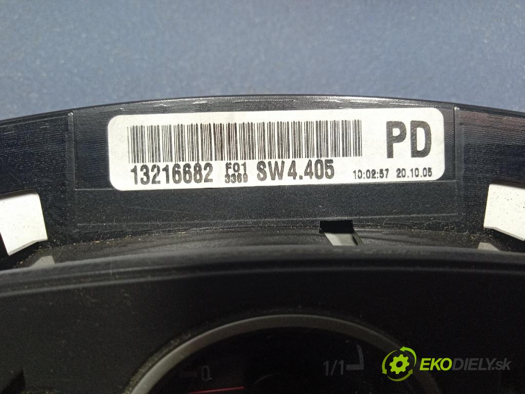Opel Zafira 2005 prístrojovka/ budíky 13216682