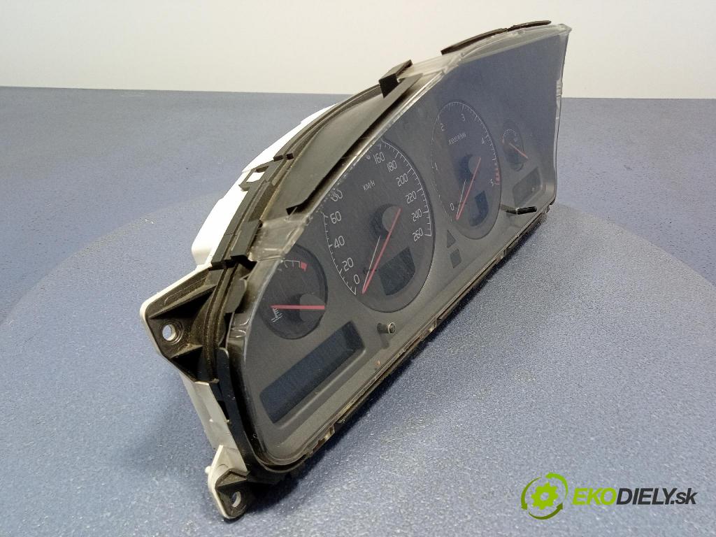 Volvo V70 2002 prístrojovka/ budíky 8637996