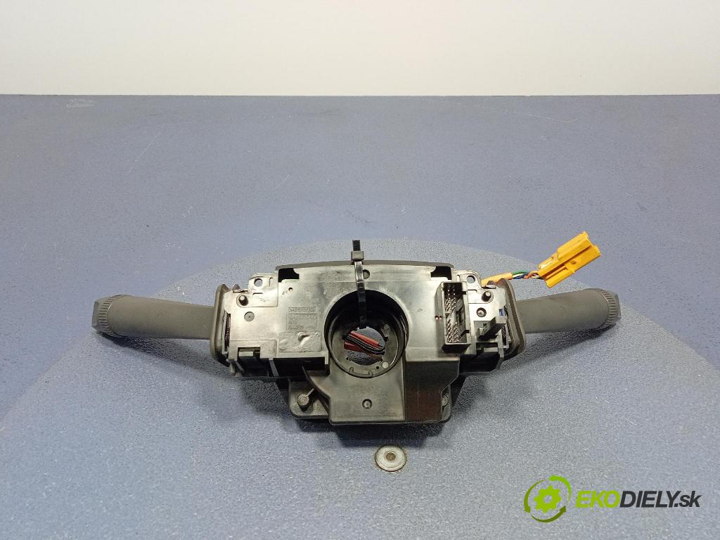 Volvo V70 2002 prepínač Komplex: 8666599