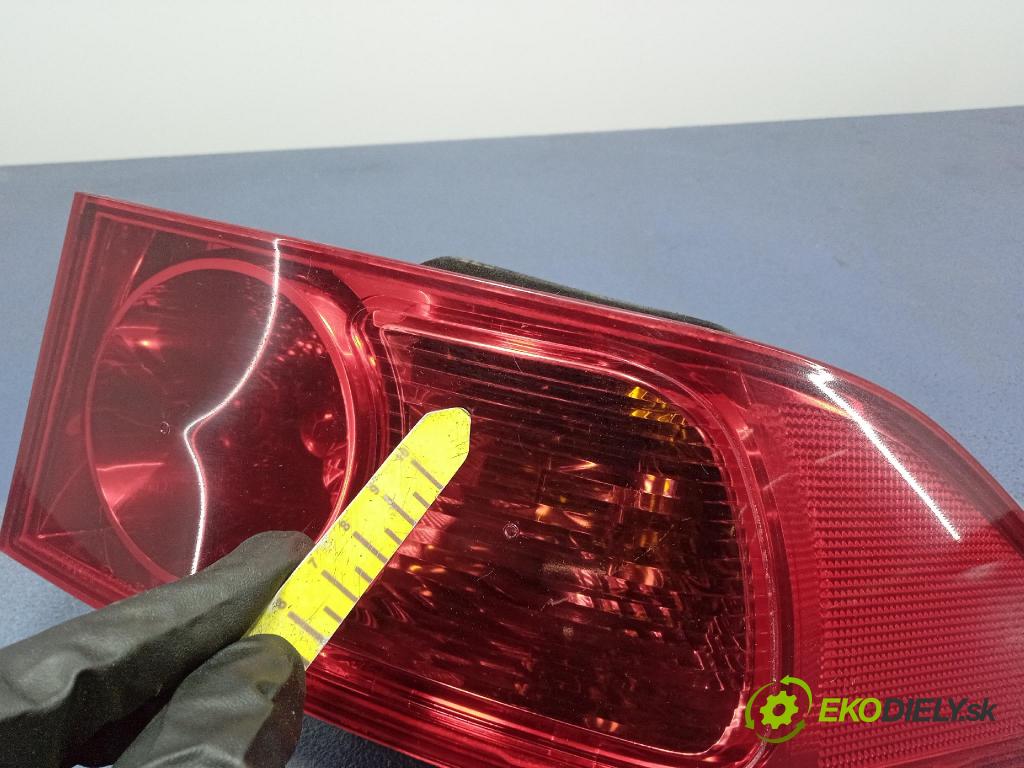 Honda Accord 2005 svetlo / reflektor zad Prava: Vonkajsia: P3212R