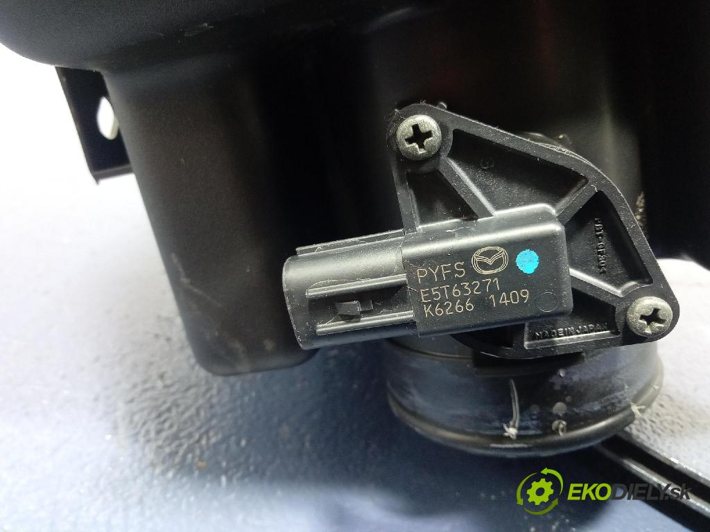 Mazda Cx-5 2021 obal Filtre: Vzduch: PE01-133AX