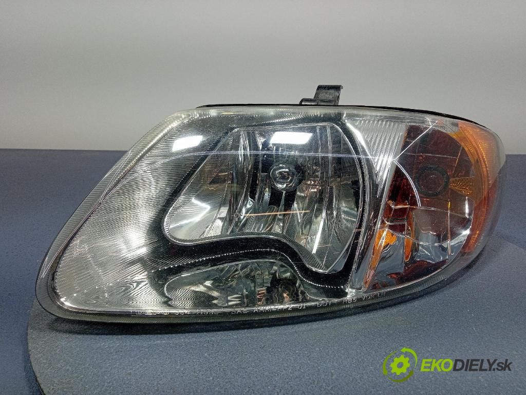 Chrysler Town and country 2005 Reflektor: Vľavo: 334-1103L