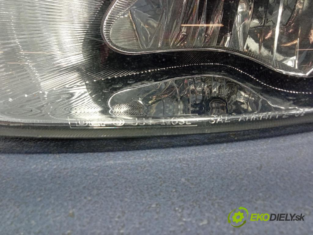 Chrysler Town and country 2005 Reflektor: Vľavo: 334-1103L