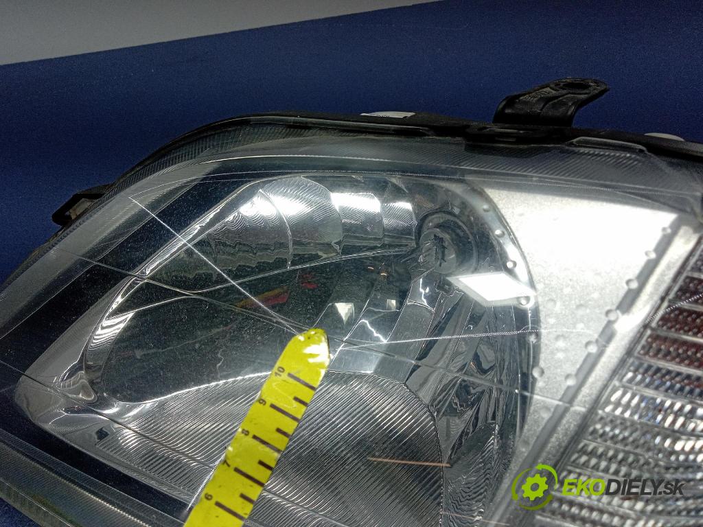 Dacia Logan 2006 Reflektor: Vľavo: 8200211005