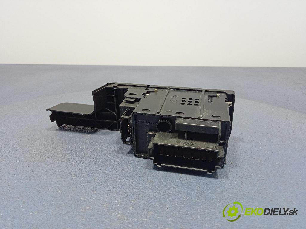 Volkswagen Passat 1996 prepínač svetiel 3A1941531E