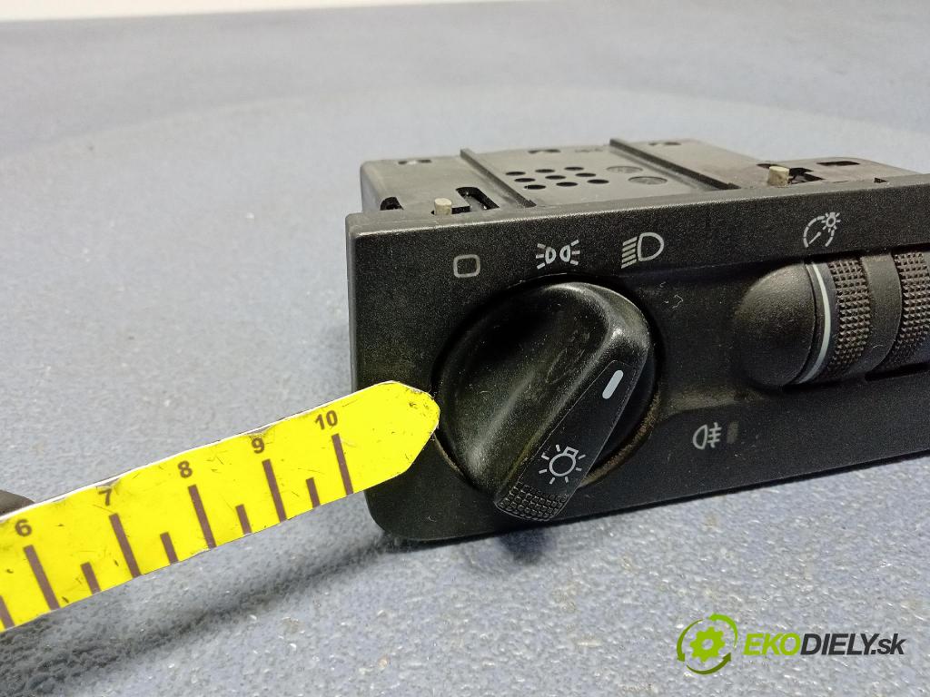 Volkswagen Passat 1996 prepínač svetiel 3A1941531E