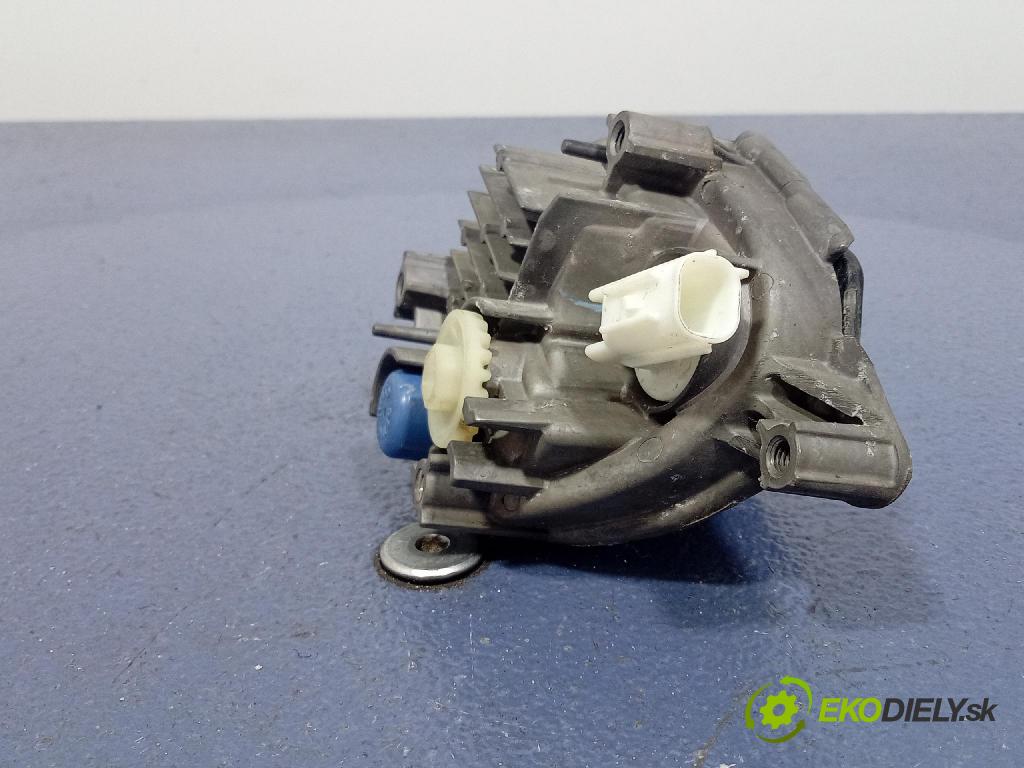 Mazda Cx-5 2021 Halogen Vľavo: