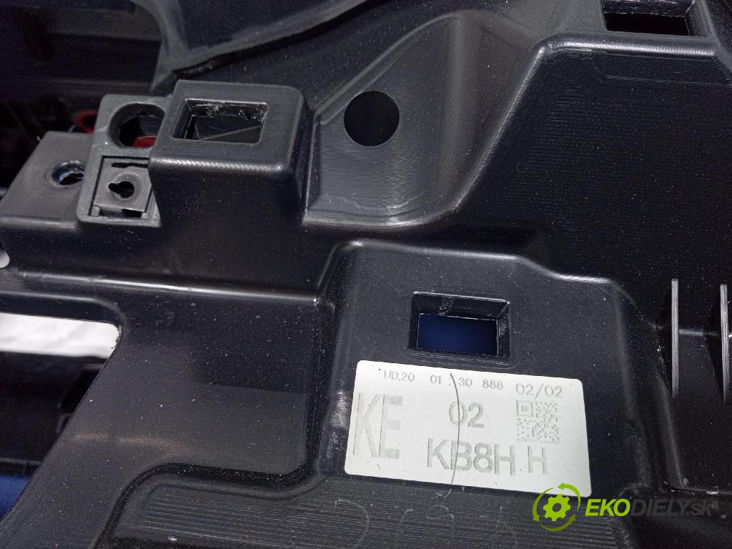 Mazda Cx-5 2021 kokpit,pristrojová doska KB7W60381