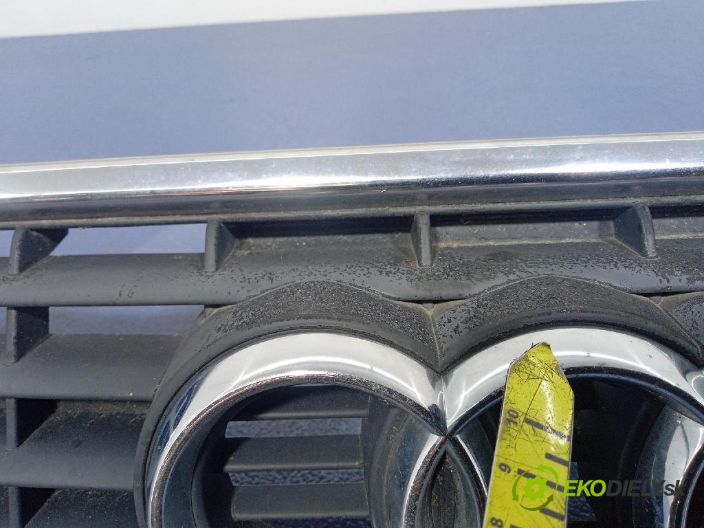Audi A4 2000 miežka / Gril: 8E0853651B